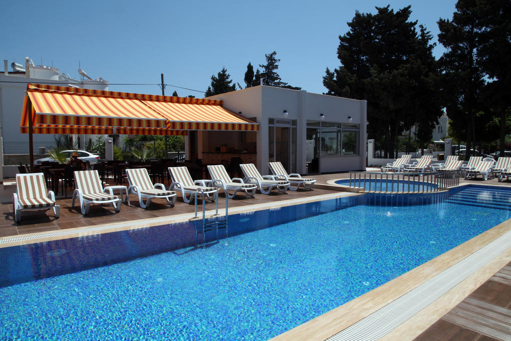 Siesta Garden Apart Hotel Тургутрейс Экстерьер фото